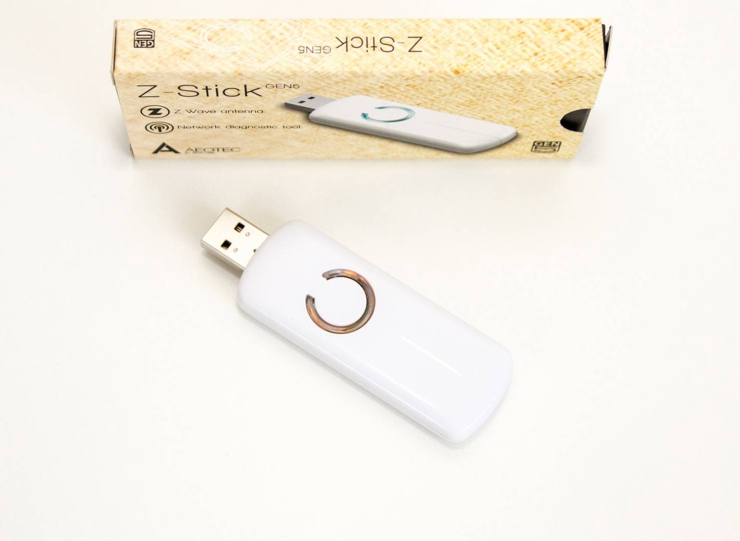 Aeotec Z-Stick - Adaptor USB cu baterie 